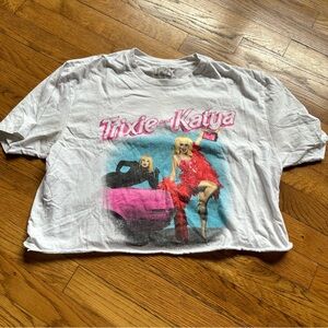 Cropped Trixie & Katya 2022 tour shirt